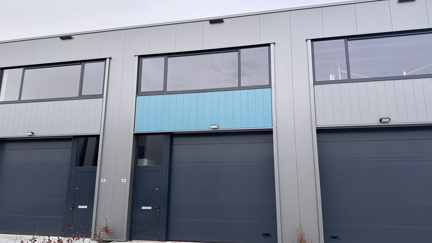 View photo 1 of Newtonstraat 84