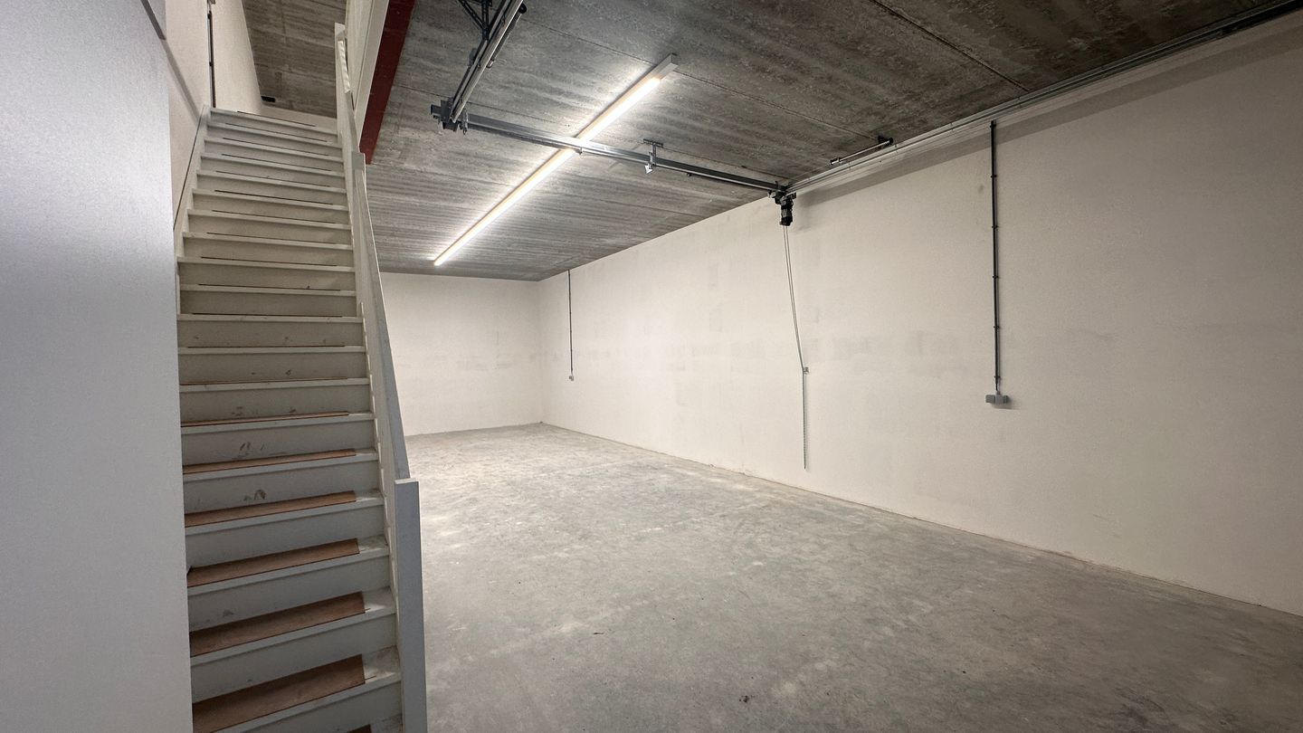 View photo 3 of Newtonstraat 84