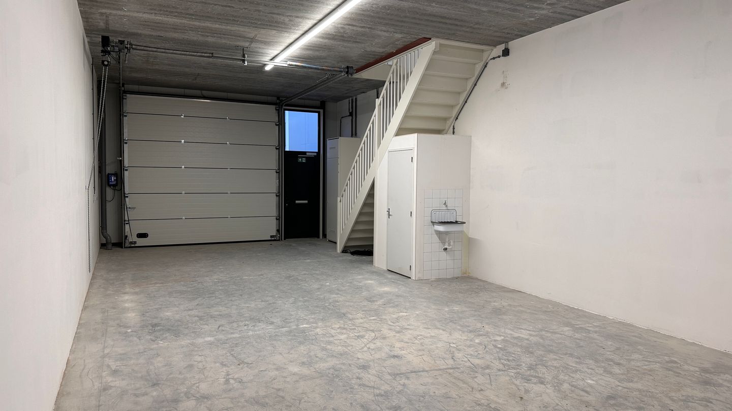View photo 5 of Newtonstraat 84