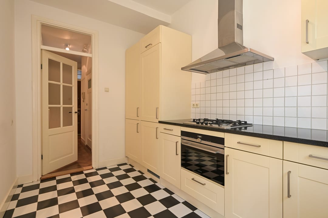Photo 2 of Van Neckstraat 41
