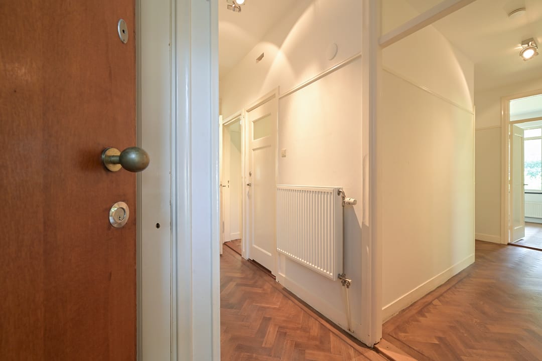 Photo 8 of Van Neckstraat 41
