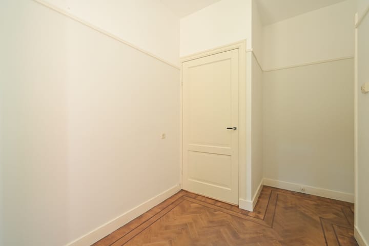 Foto 10 van Van Neckstraat 41