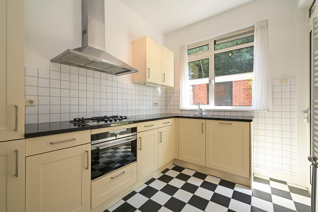 Photo 11 of Van Neckstraat 41