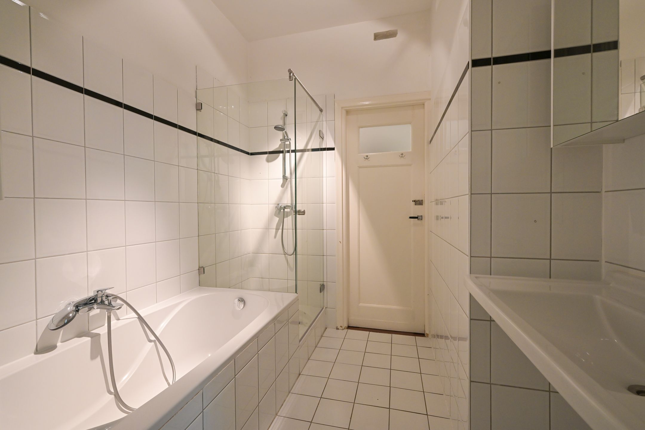 Photo 18 of Van Neckstraat 41