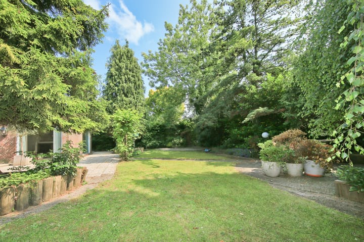 Foto 40 van Robert Kochstraat 6