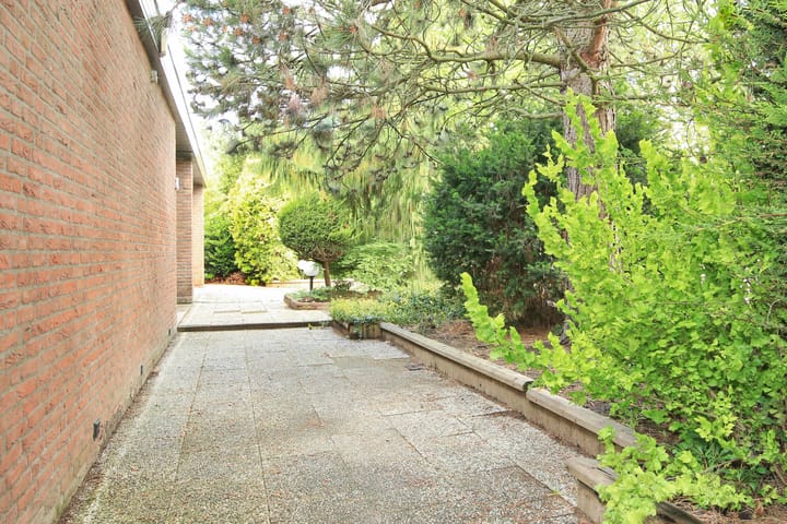 Foto 74 van Robert Kochstraat 6