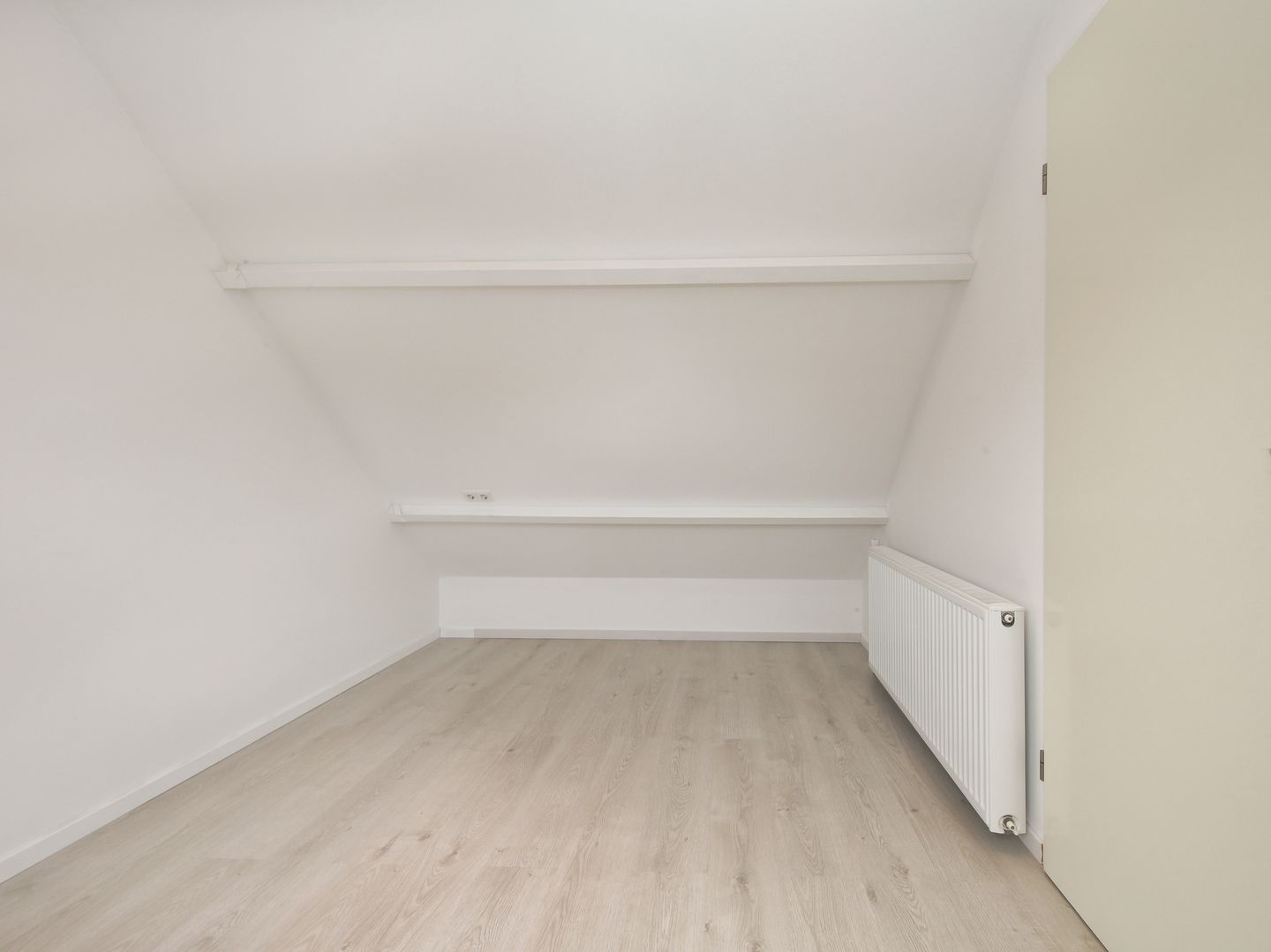 Photo 35 of Thomsonstraat 81