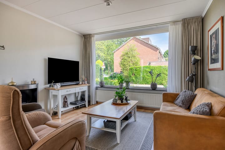 Photo 8 of Merelstraat 15