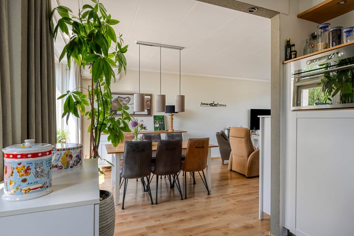 Photo 12 of Merelstraat 15