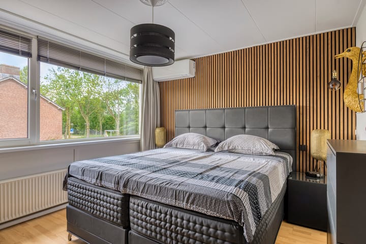 Photo 18 of Merelstraat 15