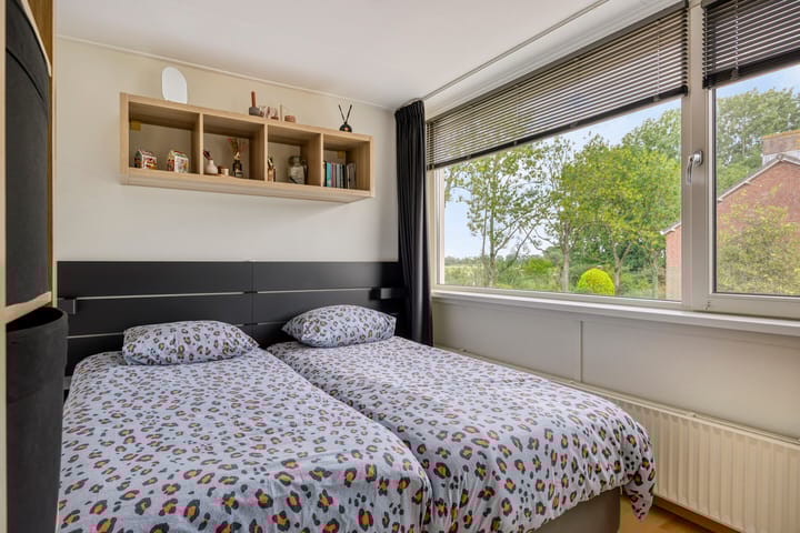 Photo 21 of Merelstraat 15