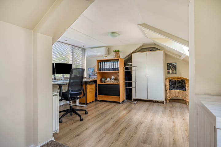 Photo 25 of Merelstraat 15