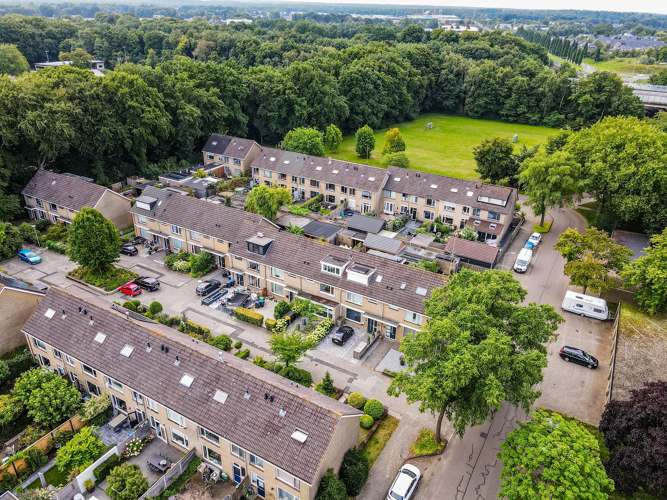 Foto 45 van Beneluxlaan 46