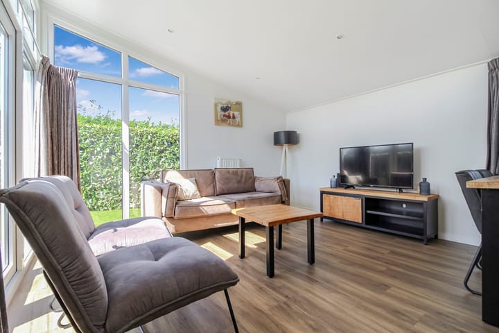 Photo 5 of Loverensestraat 11-A26