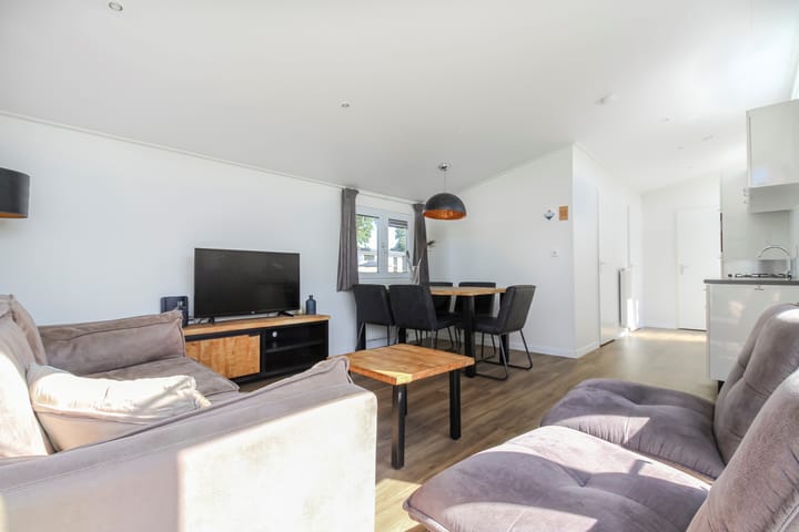 Photo 6 of Loverensestraat 11-A26