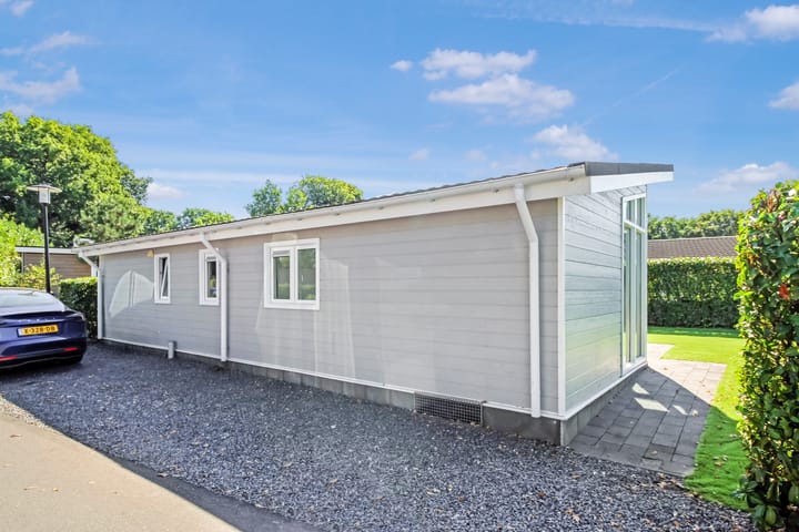 Photo 18 of Loverensestraat 11-A26