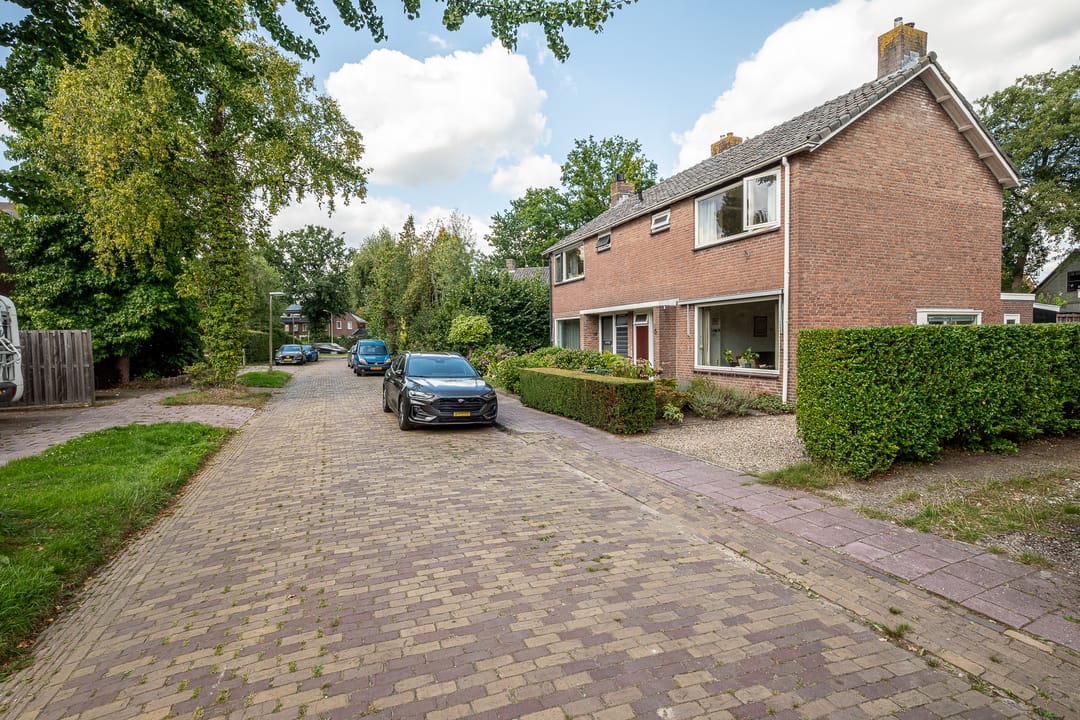 Foto 8 van Van Trojenweg 4