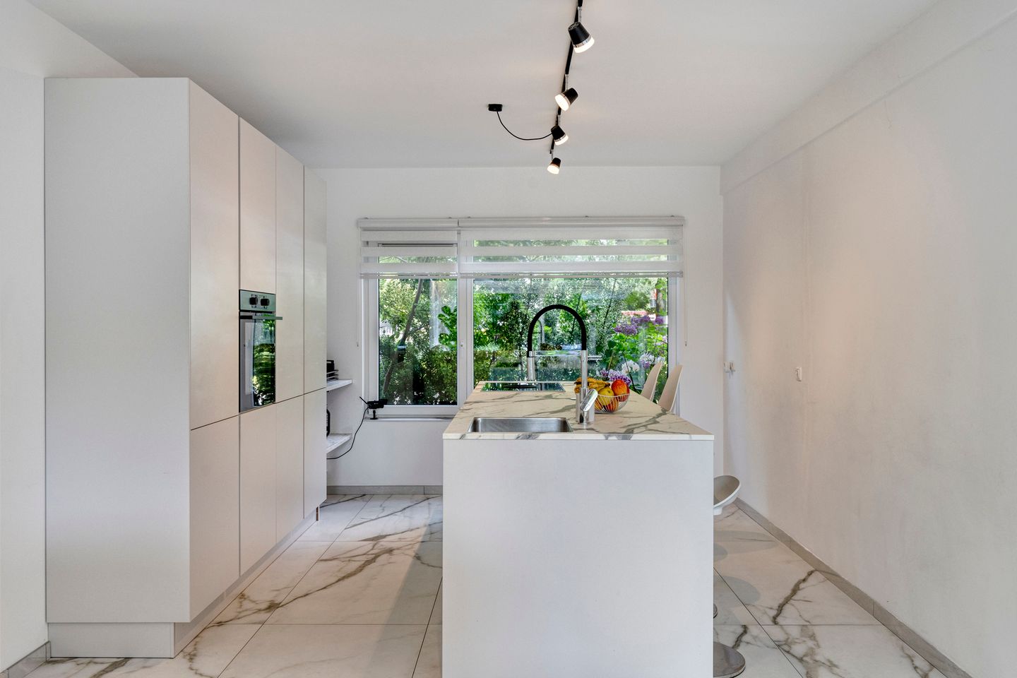 Foto 10 van Henegouwenlaan 25