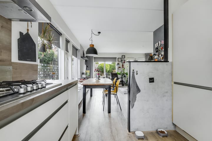 Foto 8 van Marga Klompélaan 257