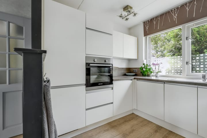 Foto 12 van Marga Klompélaan 257