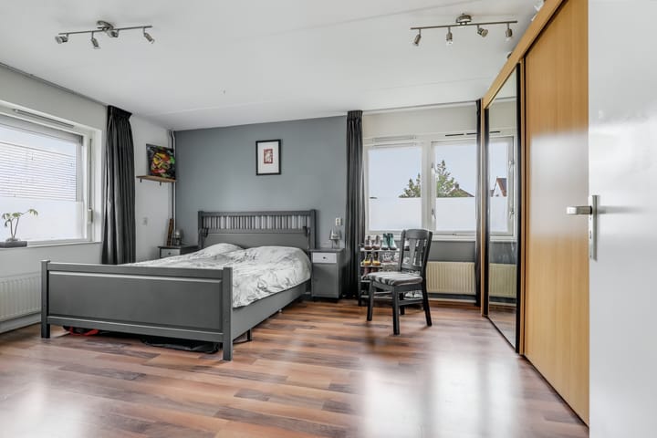 Foto 17 van Marga Klompélaan 257