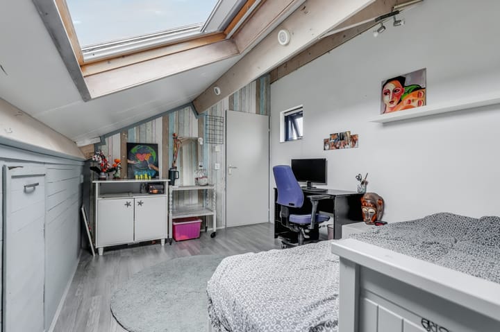 Foto 23 van Marga Klompélaan 257