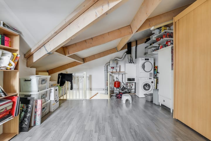 Foto 26 van Marga Klompélaan 257