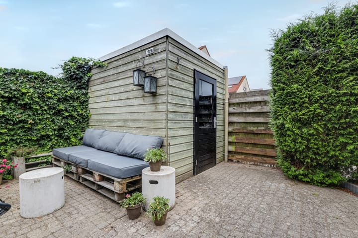 Foto 36 van Marga Klompélaan 257