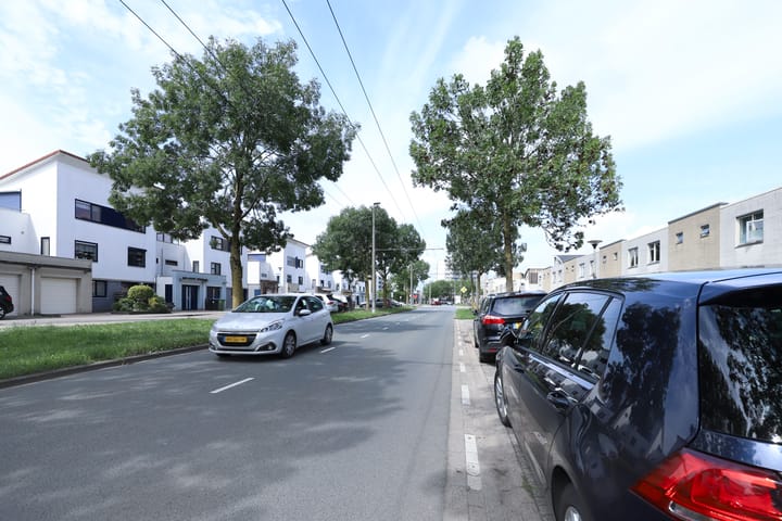 Foto 49 van Marga Klompélaan 257