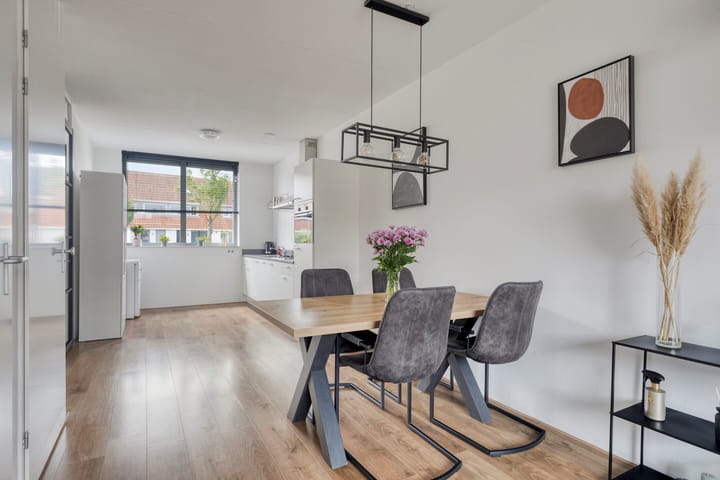 Foto 9 van John Lennonplein 17