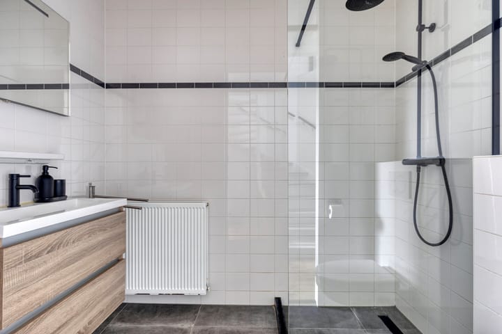 Foto 16 van John Lennonplein 17