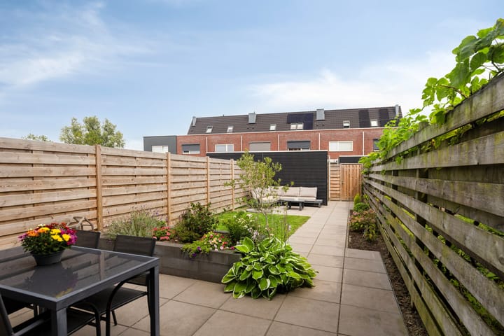 Foto 26 van John Lennonplein 17