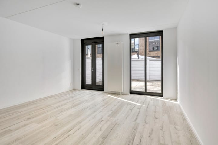 Foto 2 van Voltastraat 140