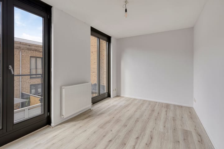 Foto 10 van Voltastraat 140