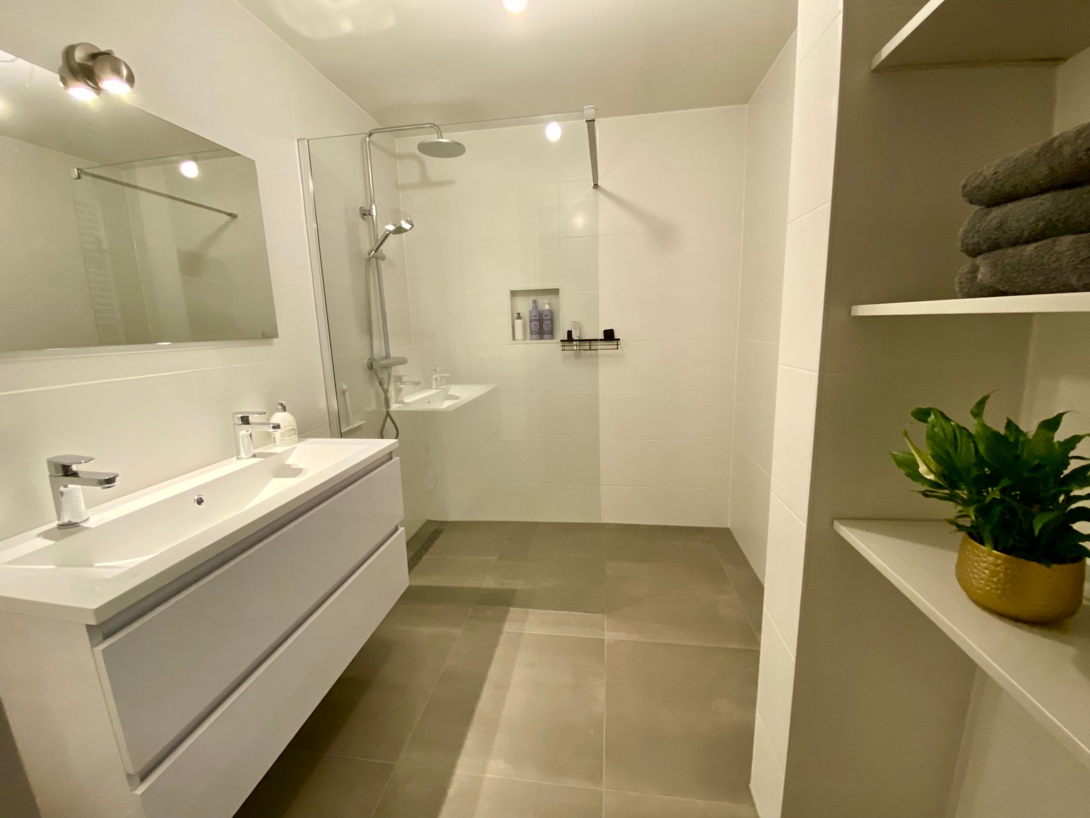 Foto 9 van Hint 23-A