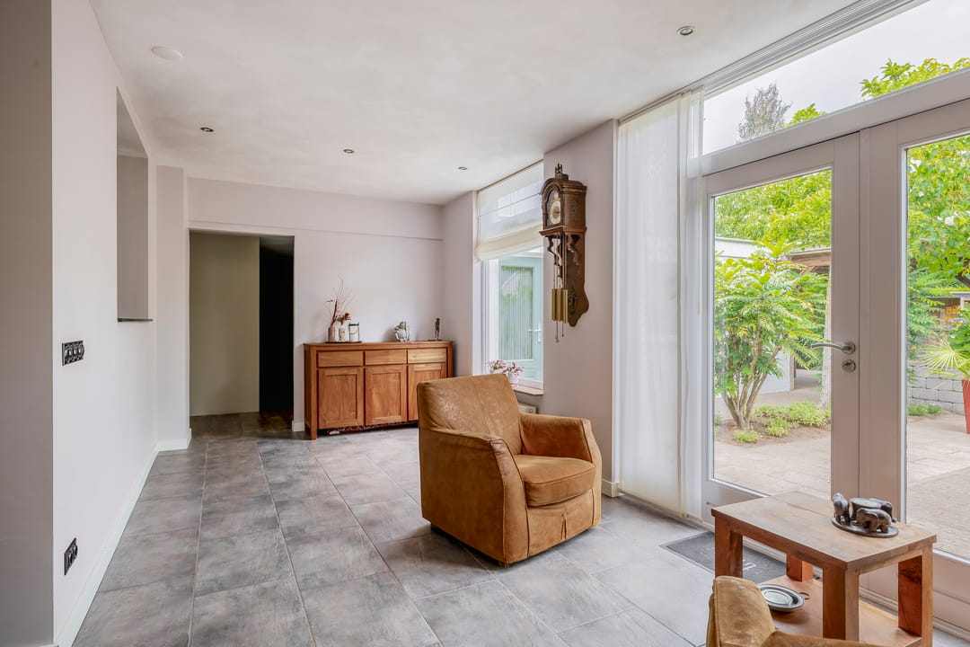 Foto 13 van van Almondestraat 4