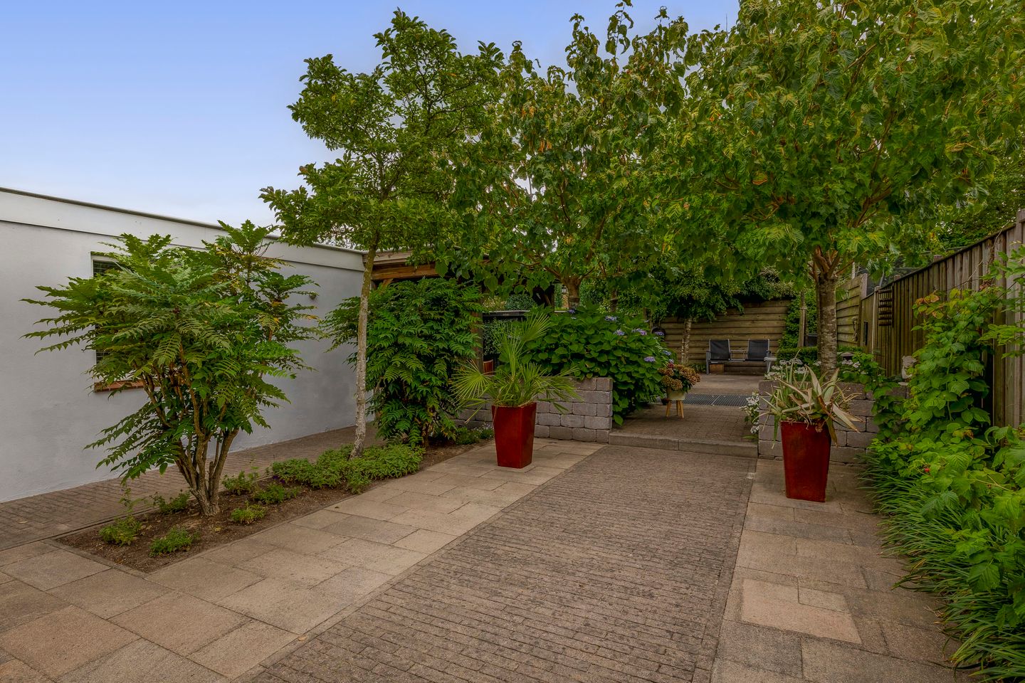 Foto 29 van van Almondestraat 4