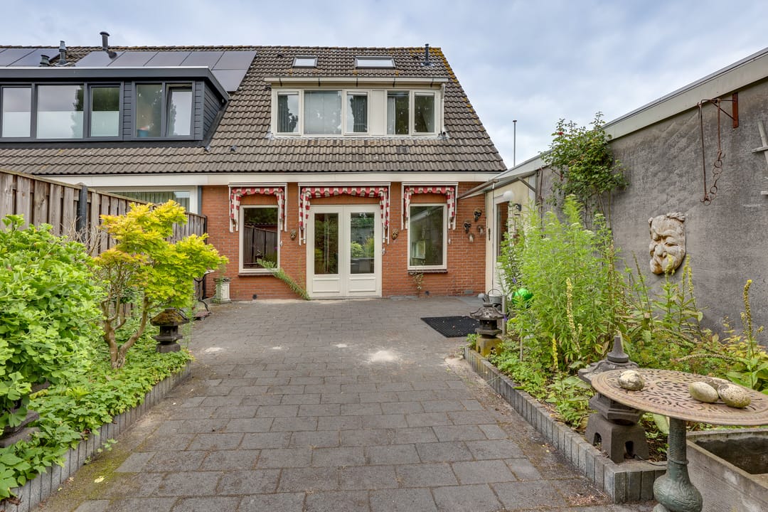 Photo 23 of Elzenstraat 4