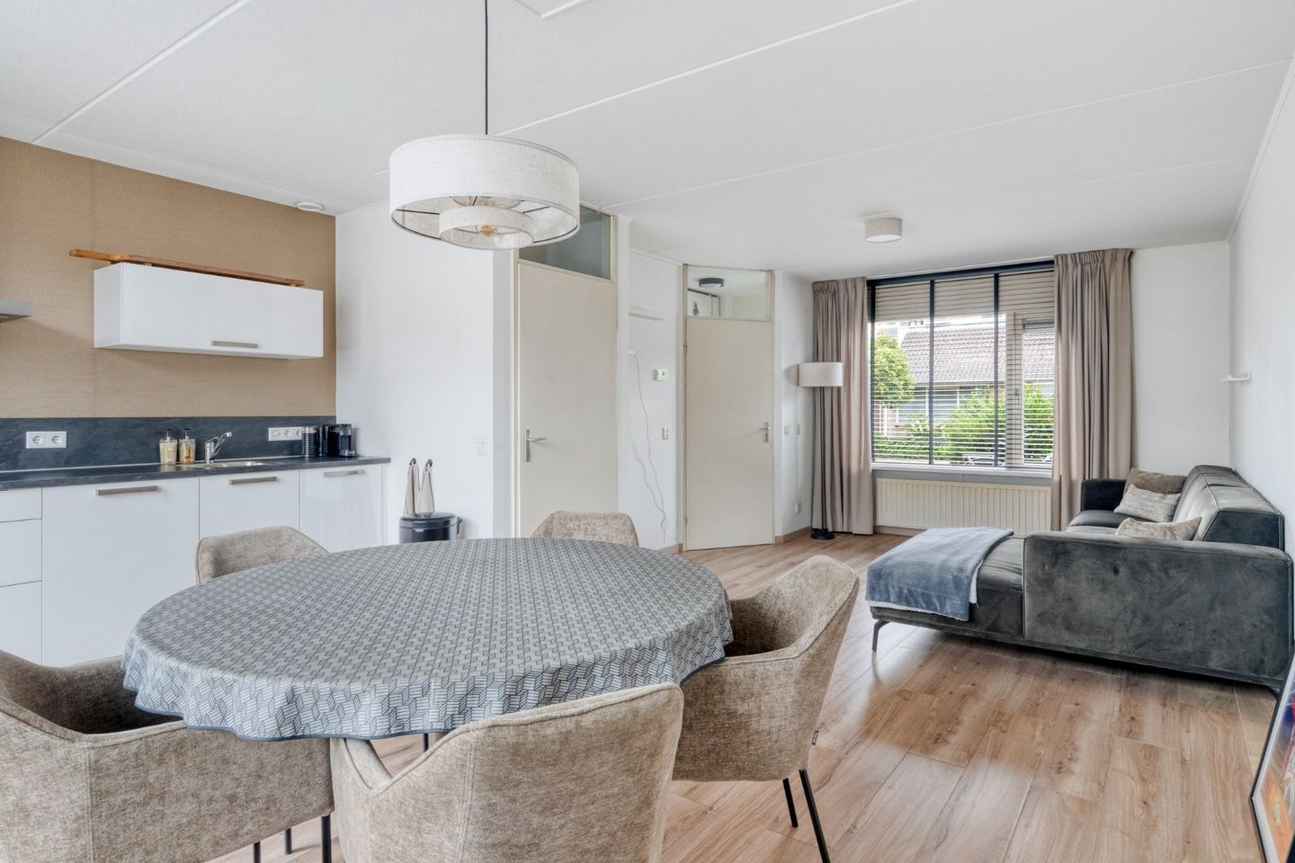 Foto 10 van Meidoorn 45