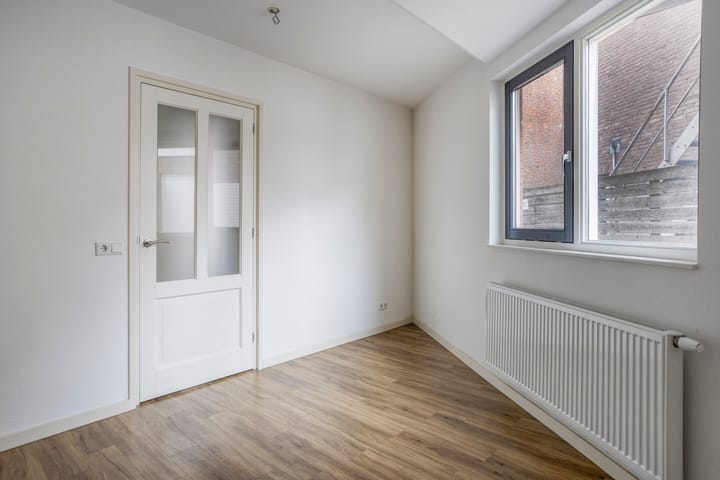 Photo 4 of Monsterstraat 4-A