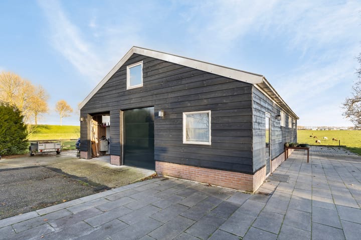 Foto 38 van Purmerenderweg 1