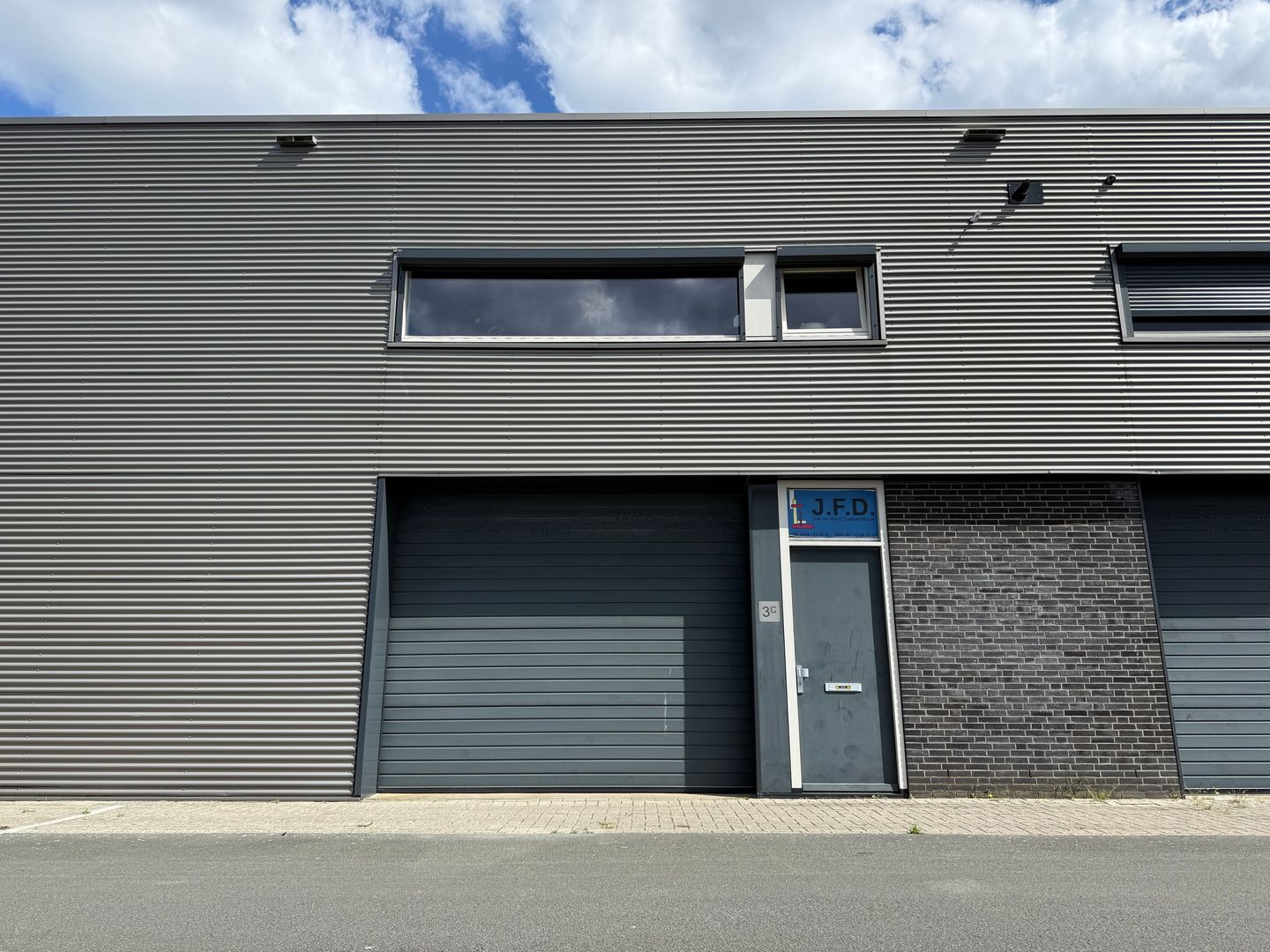 View photo 2 of Schutweg 3-c