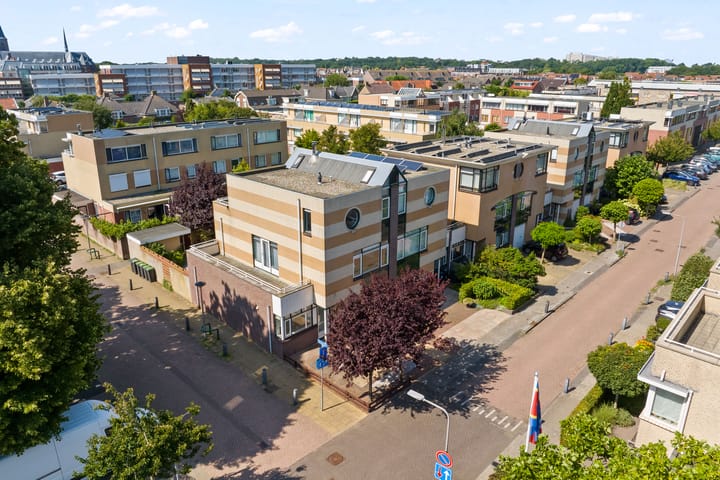 Foto 35 van de la Bassecour Caanstraat 147