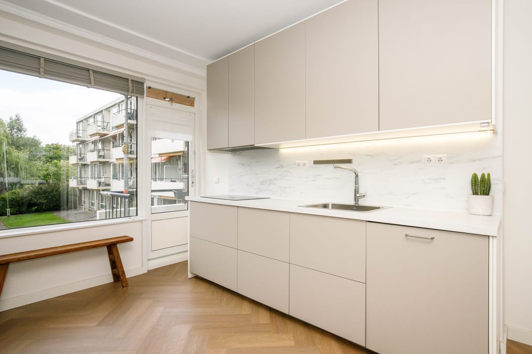 Photo 13 of De Lairesselaan 179