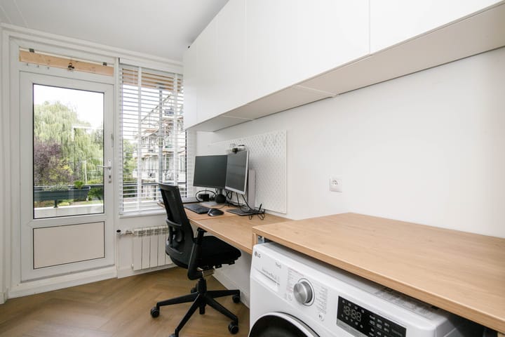 Photo 32 of De Lairesselaan 179