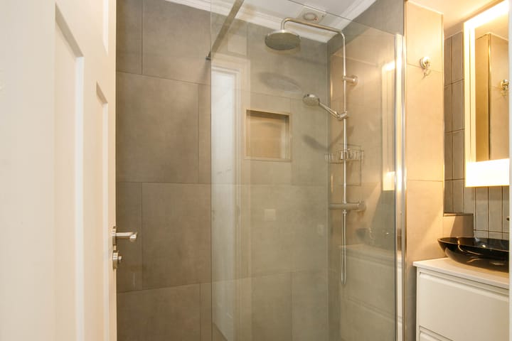 Photo 34 of De Lairesselaan 179