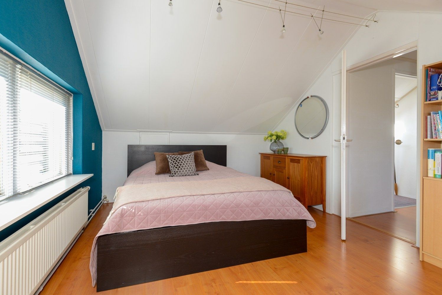 Photo 33 of Martena 15