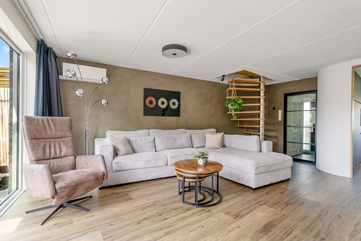 Photo 15 of Joris Ivenslaan 24