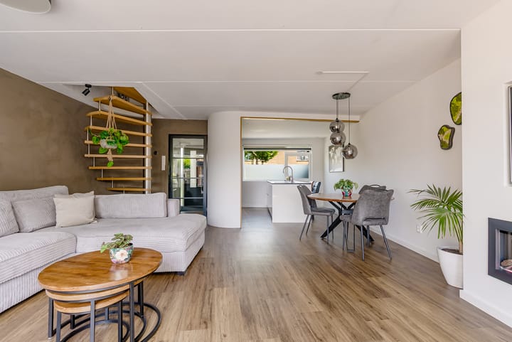 Photo 16 of Joris Ivenslaan 24