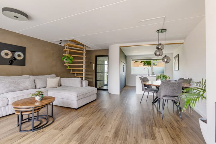 Photo 14 of Joris Ivenslaan 24